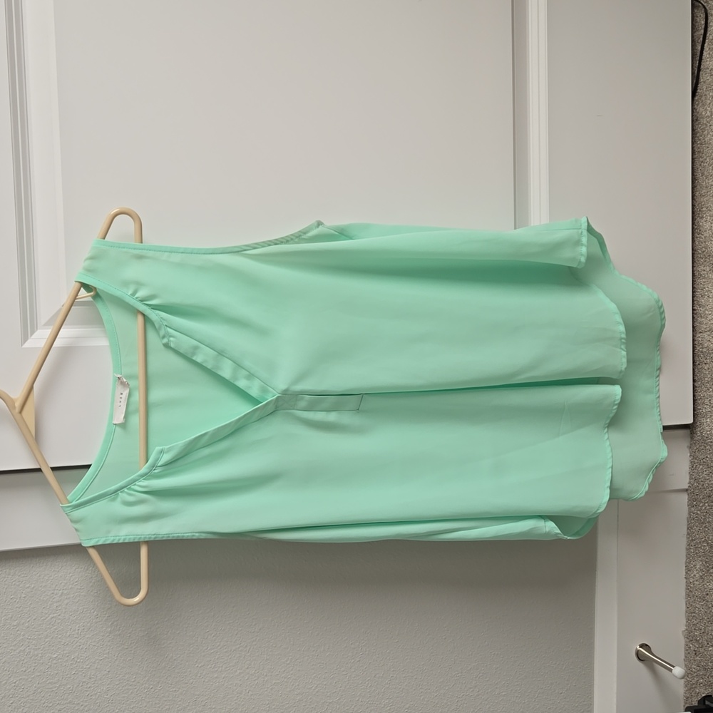 Lush mint green tank / Size Medium
